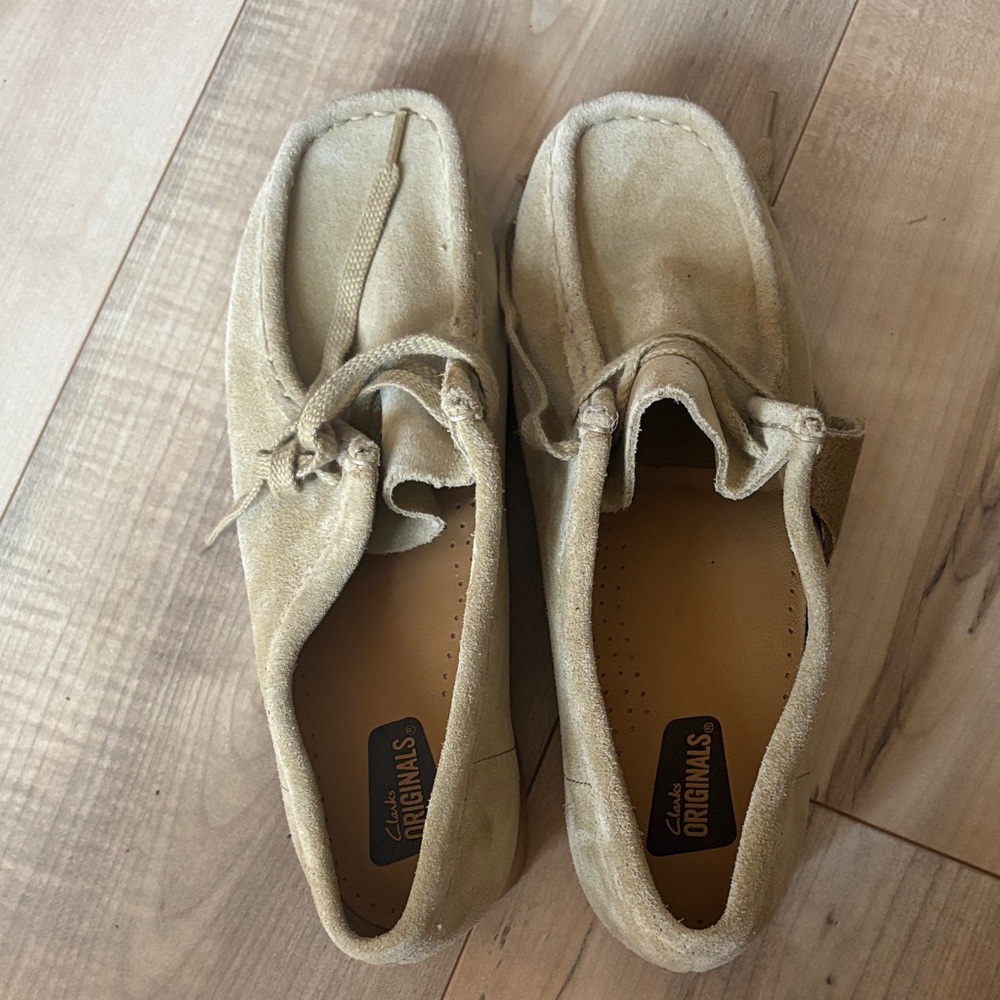 Women’s Clark Wallabees Size 8